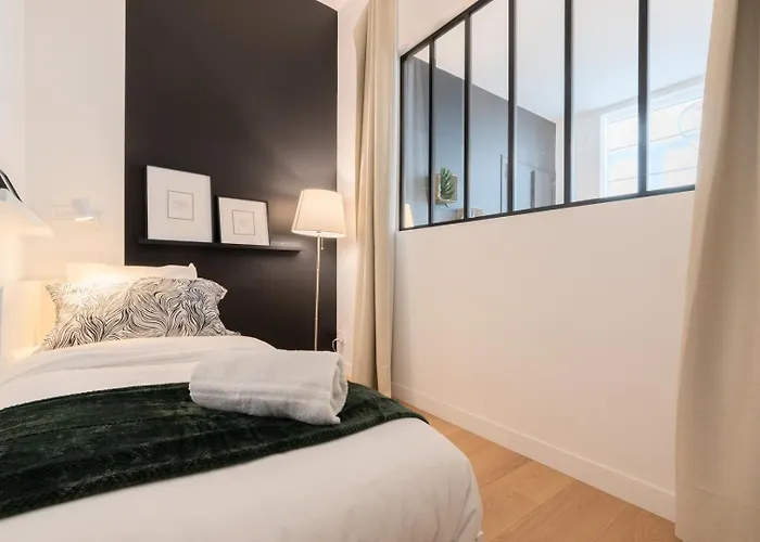 2 Bedrooms In Old Lille! Лилль